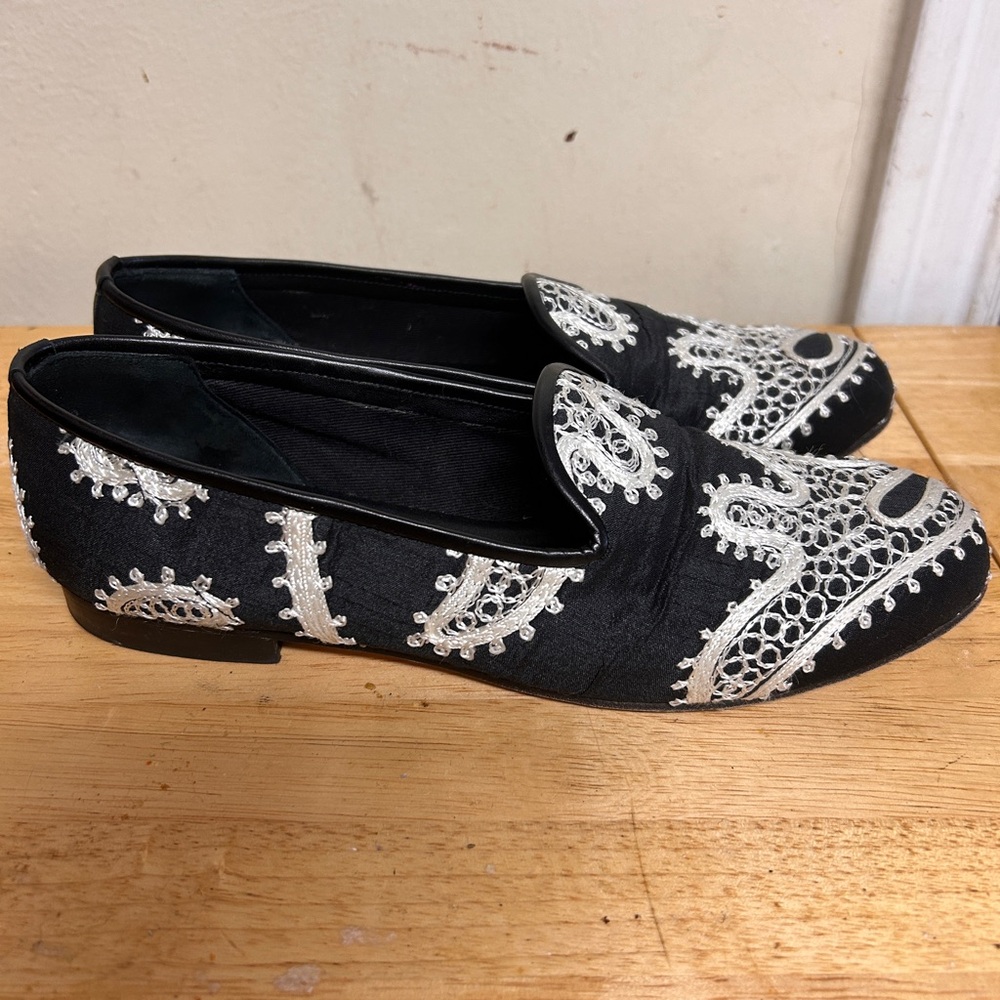 Zalo Womenβsβ Black and White Embroidered Flats with Intricate Design size 8M